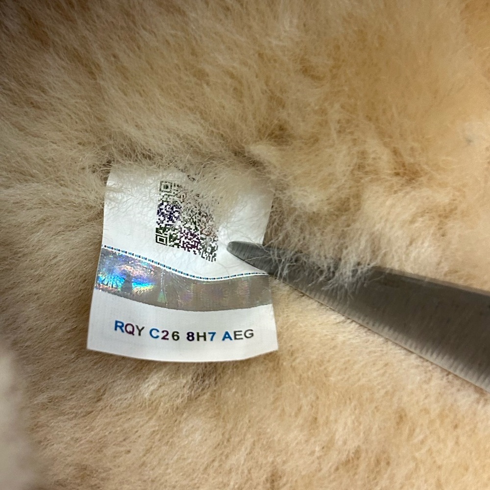 Ugg Bailey Button 2 - image 4